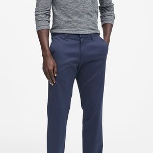 Banana Republic Aiden Slim Rapid Movement Chino 32x32